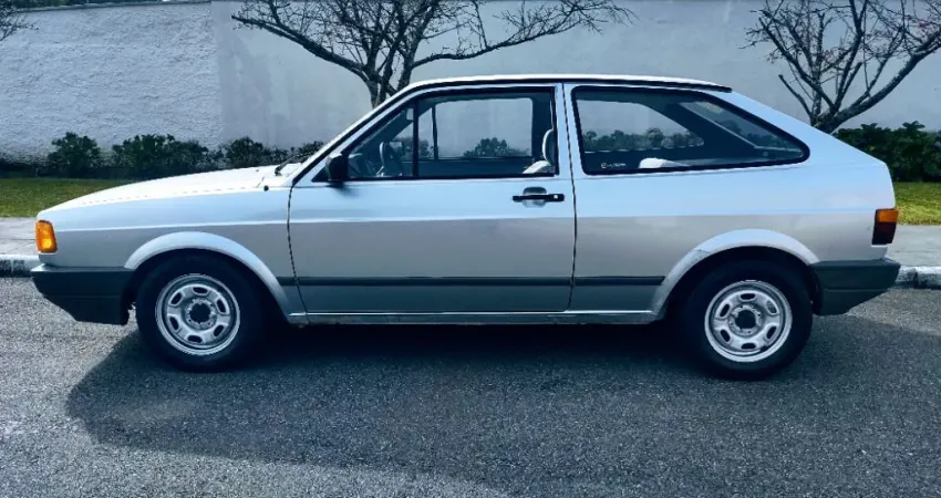 Gol CL placa preta e turbo 