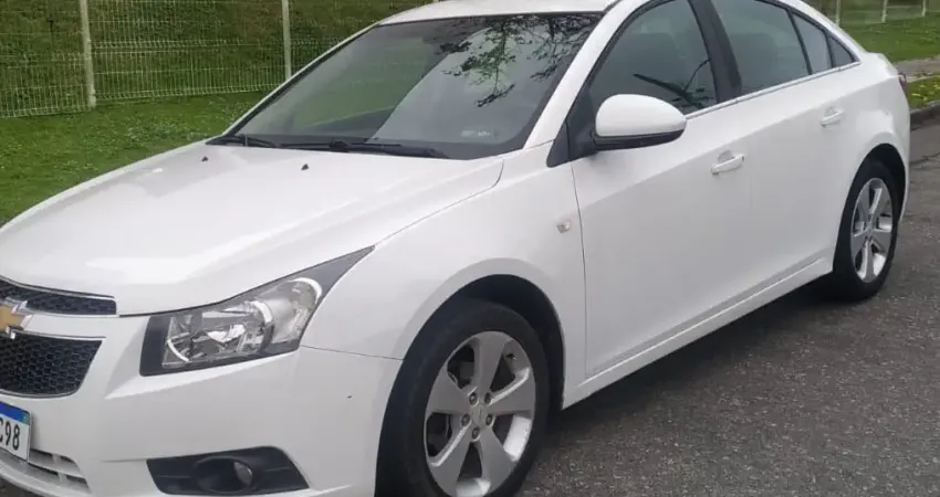 CRUZE LT 1.8 SEDAN