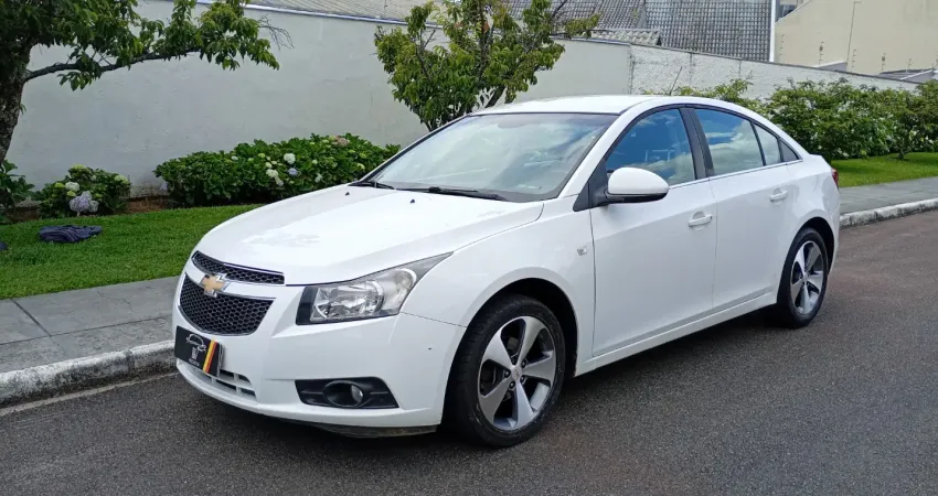 CRUZE LT 1.8 SEDAN