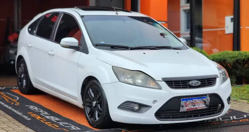 FORD FOCUS AT