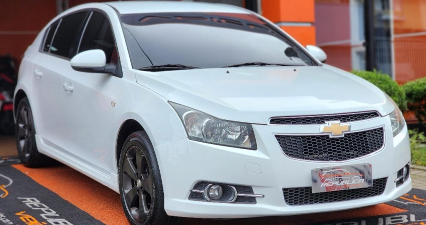  CHEVROLET CRUZE LT HATCH 1.8 2013 – ESTILO, CONFORTO E DESEMPENHO! 