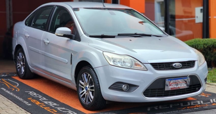  FORD FOCUS SEDAN 2.0 FLEX 2012/2013 – DESEMPENHO, ESPAÇO E CONFIABILIDADE! 