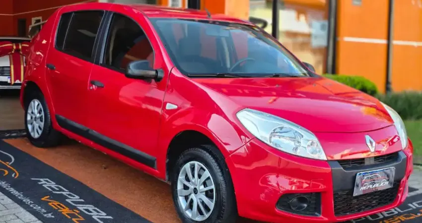 Renault Sandero Expression 1.0 – 2012