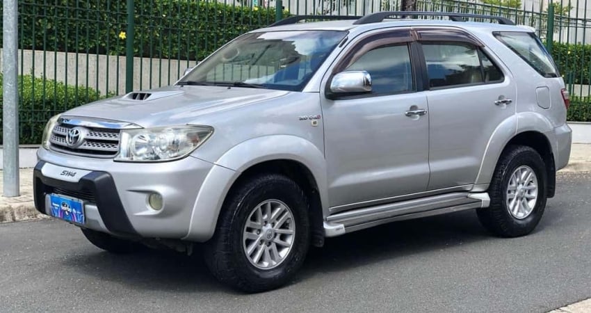 TOYOTA HILUX SRV CD 4X4 AT 2011
