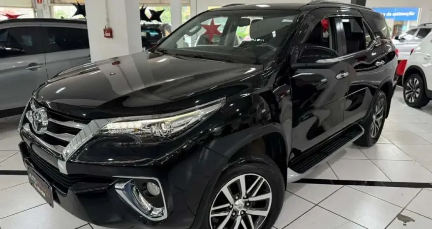 Toyota HILUX SW4 SRX 7L 4X4 4.0 V6 24V AUT.