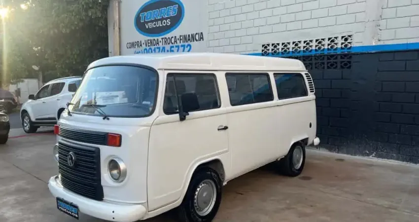 Volkswagen Kombi 2009 1.4 mi furgão 8v flex 3p manual