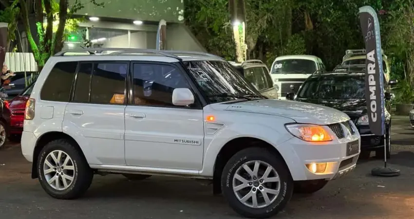 Mitsubishi Pajero tr4 2012 2.0 4x4 16v 140cv flex 4p automático