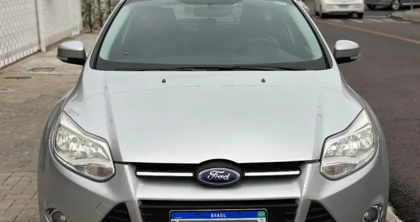Ford Focus Sedan 2.0 SE ano 2015