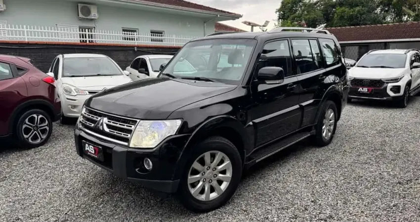 Mitsubishi Pajero HPE Full 3.2 4x4 T.I.Dies. 5p Aut - Preta - 2010/2011