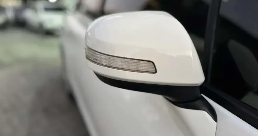 Honda Civic Sedan LXR 2.0 Flexone 16V Aut. 4p  - Branca - 2013/2014