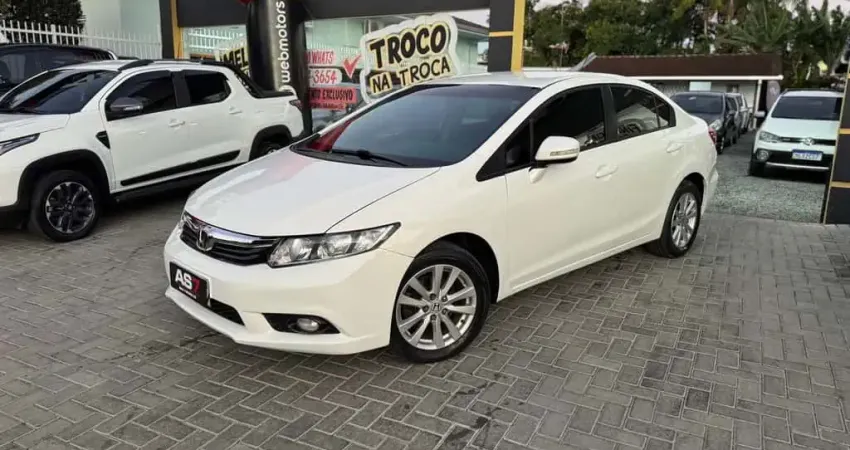Honda Civic Sedan LXR 2.0 Flexone 16V Aut. 4p  - Branca - 2013/2014