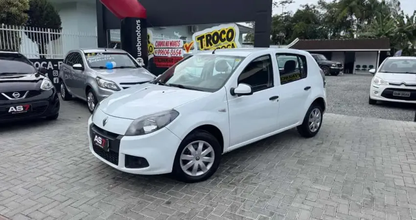 Renault Sandero Expression Hi-Flex 1.0 16V 5p  - Branca - 2014/2014