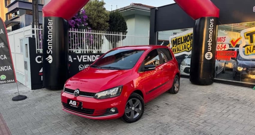 Volkswagen Fox RUN 1.6 Flex 8V 5p  - Vermelha - 2016/2017