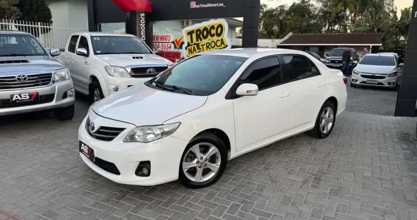 Toyota Corolla XEi 2.0 Flex 16V Aut.  - Branca - 2013/2014