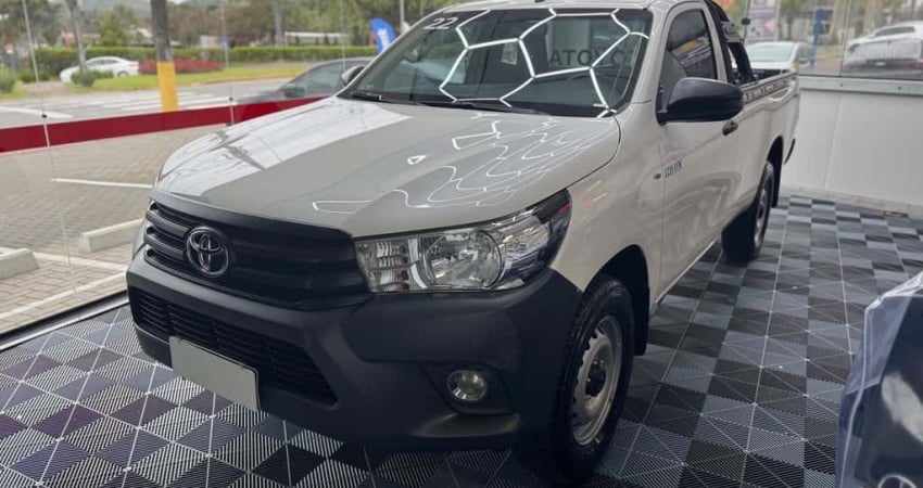 Toyota Hilux CS 4x4 2.8 TDI Diesel Mec.  - Branca - 2022/2022