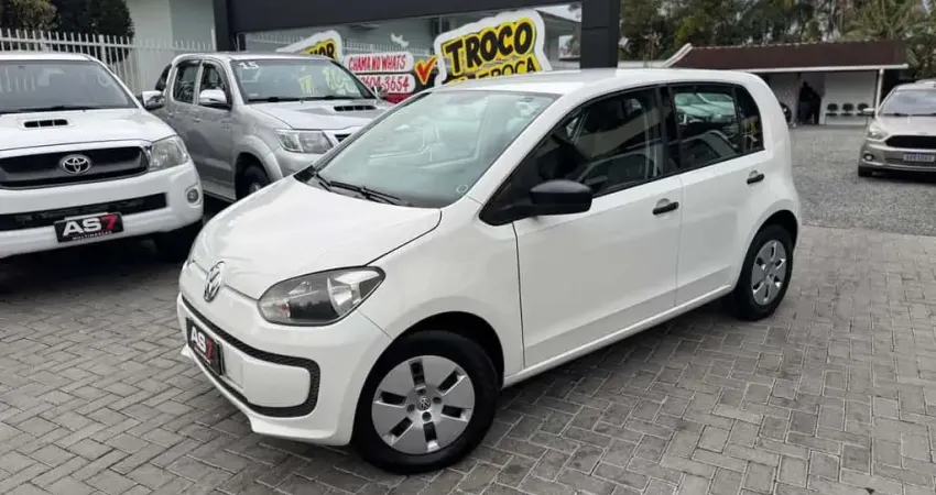 Volkswagen Up take 1.0 Total Flex 12V 5p  - Branca - 2014/2015