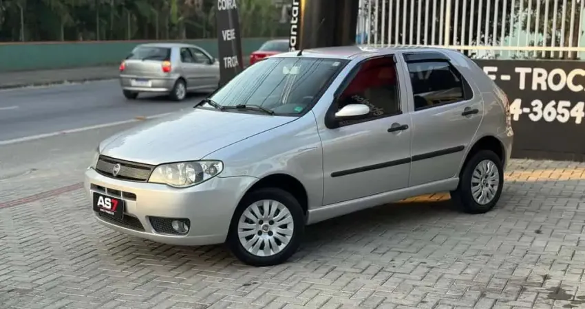 Fiat Palio Celebration 1.0 Fire Flex 8V 4p  - Prata - 2008/2008