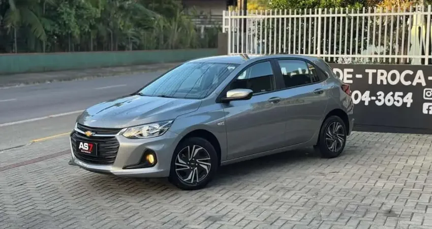 Chevrolet Onix LT 1.0 12v Flex Mec. - Prata - 2023/2024