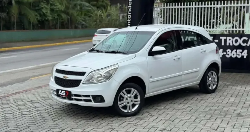 Chevrolet Agile LTZ 1.4 MPFI 8V FlexPower 5p  - Branca - 2010/2011