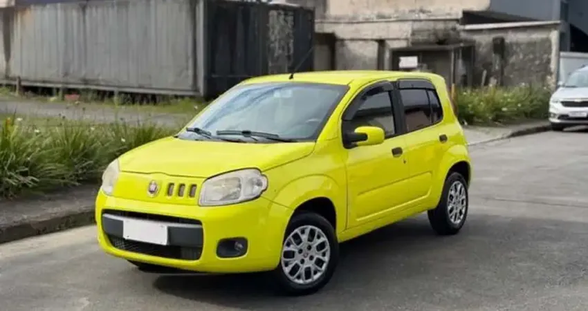 Fiat Uno VIVACE Celeb. 1.0 EVO F.Flex 8V 5p  - Amarela - 2010/2011