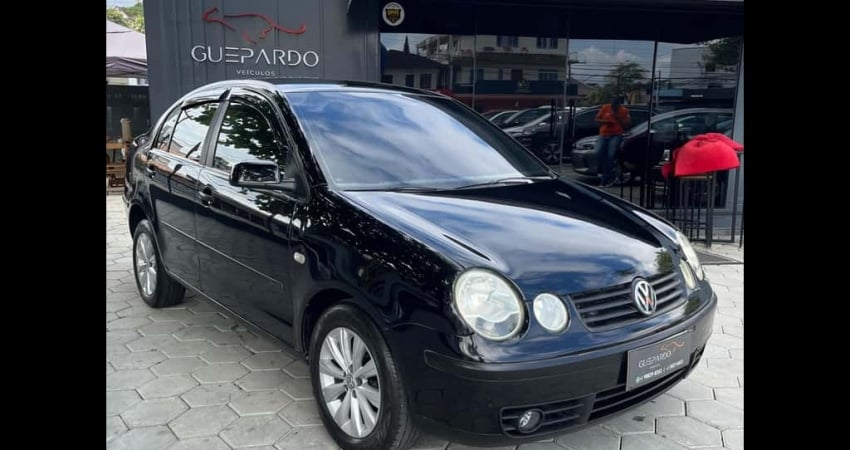 Volkswagen Polo Sedan 1.6 Mi Total Flex 8V 4p