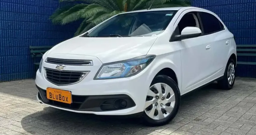 Chevrolet Onix HATCH LT 1.4 8V FlexPower 5p Mec. - Branca - 2013/2014