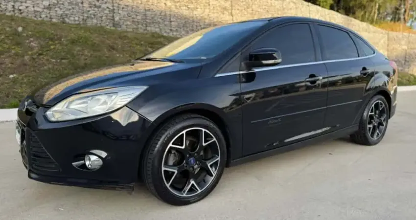 Ford FOCUS 2.0 TITANIUM SEDAN 16V FLEX 4P AUTOMÁTICO