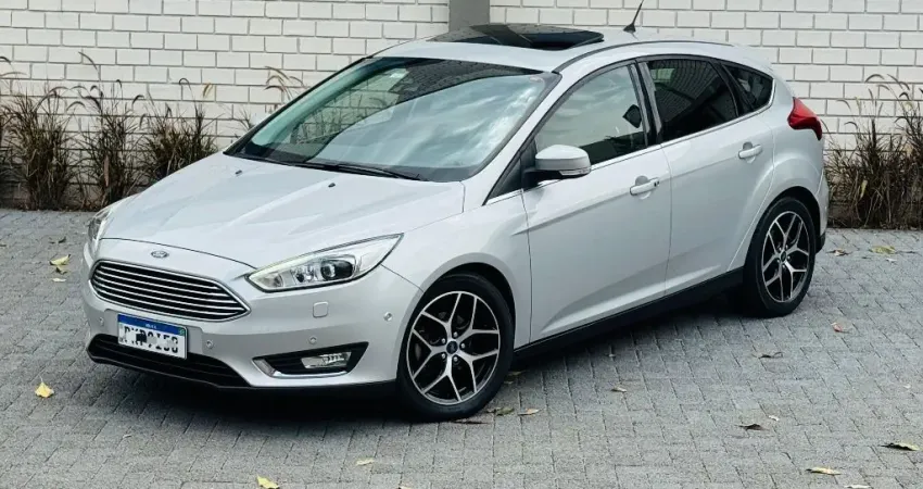Ford Focus Titanium 2.0 AT