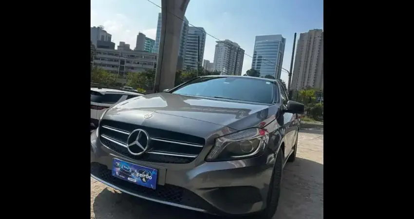 MERCEDES-BENZ A200TURBO 2015