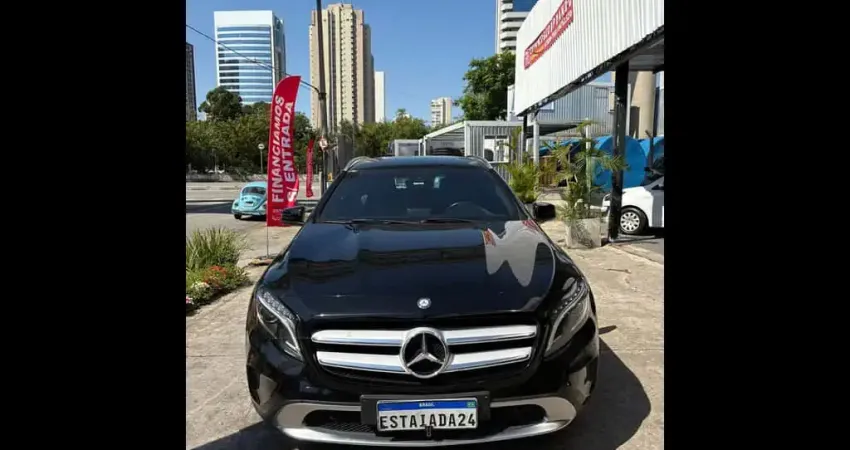 MERCEDES-BENZ GLA200 2015