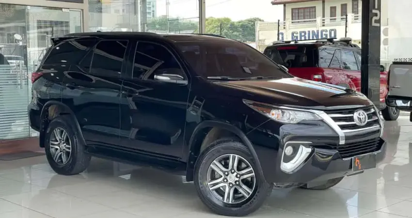 Hilux SW4 SR 4x2 2.7/ 2.7 Flex 16V Aut.