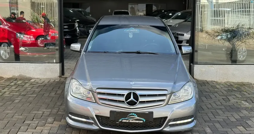 Mercedes-Benz C-180 1.8  Turbo na cor cinza – 2012 Carro em ótimo estado, completo 