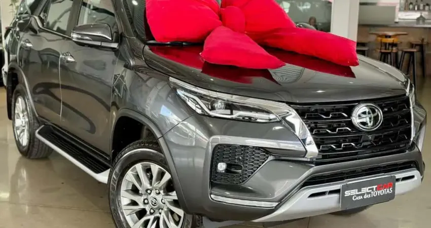 TOYOTA HILUX SW4 2.8 SRX 4X4 7 LUGARES 16V TURBO INTERCOOLER DIESEL 4P AUTOMÁTICO 2024