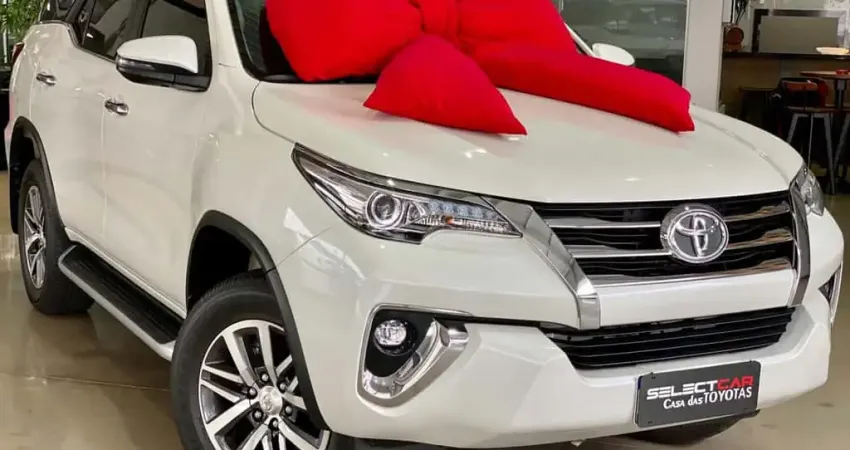 TOYOTA HILUX SW4 2.8 SRX 4X4 7 LUGARES 16V TURBO INTERCOOLER DIESEL 4P AUTOMÁTICO 2017