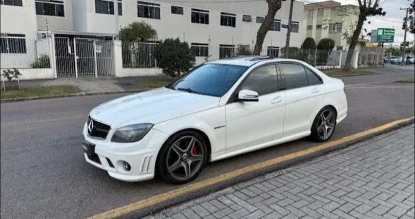 MERCEDES-BENZ C-63 AMG 6.3 V8 2011