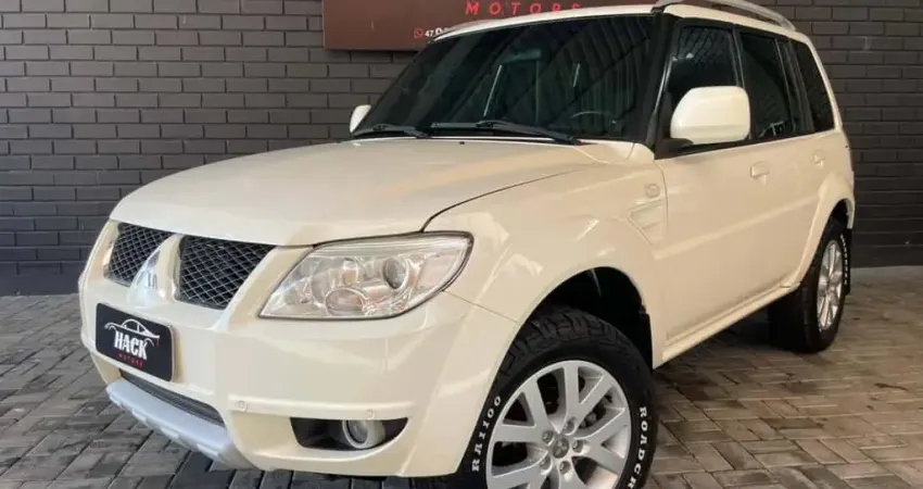 Mitsubishi Pajero TR4 2.0/ 2.0 Flex 16V 4x4 Mec.  - Branca - 2009/2010