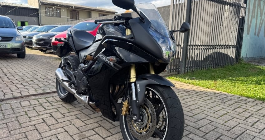 Moto de único dono, sem detalhes de extrema qualidade!!!