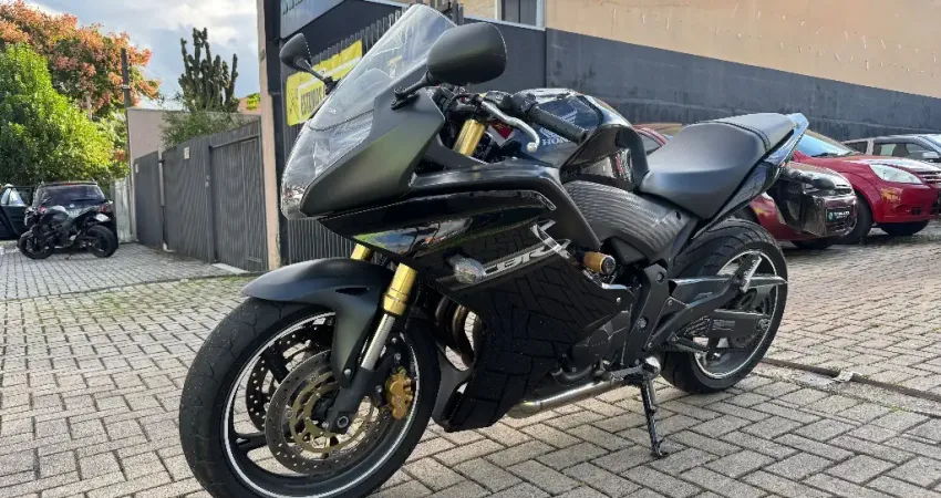 Moto de único dono, sem detalhes de extrema qualidade!!!