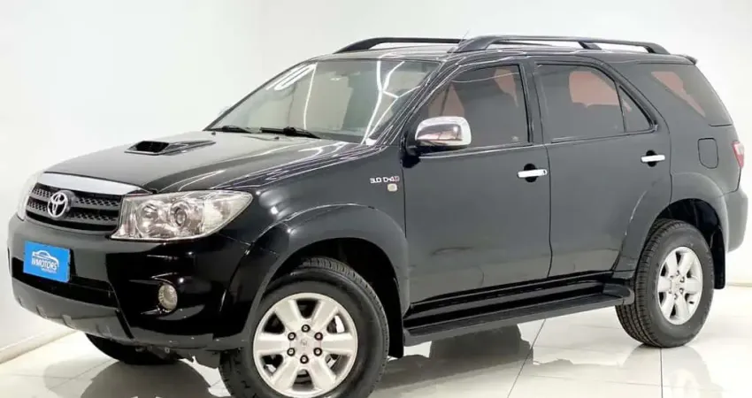 HILUX SW4 SRV 4X4 TURBO DIESEL 7 LUGARES COM CHAVE RESERVA