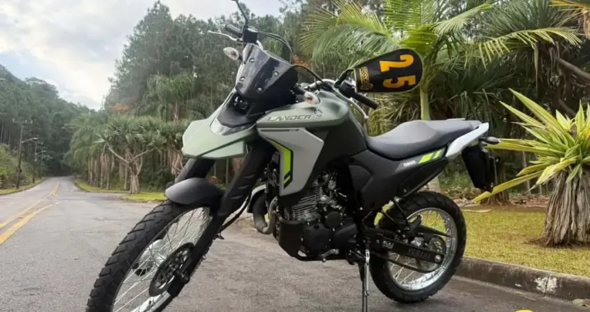 XTZ 250 LANDER CONNECTED 2025 
