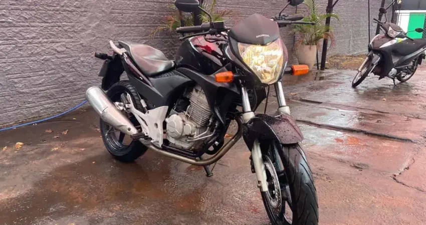 HONDA CB 300R 2011