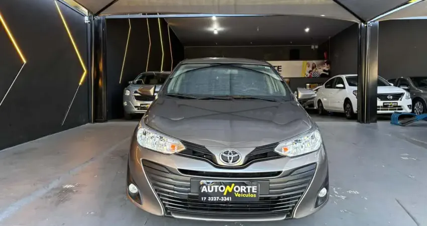 Toyota Yaris Sedan Flex Automático