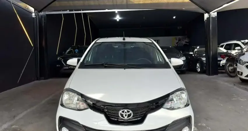 Toyota Etios Sedan Flex Automático