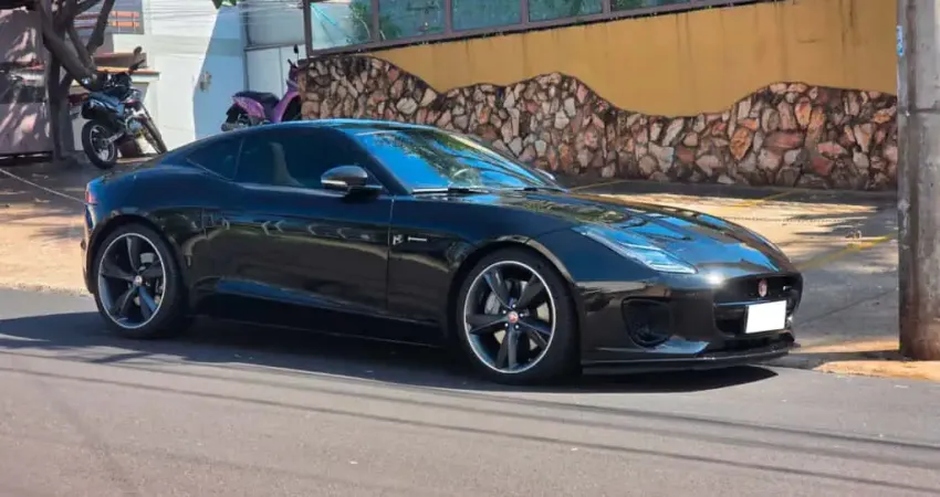 JAGUAR F-TYPE 2.0 P300 GASOLINA R-DYNAMIC COUPÉ AUTOMÁTICO