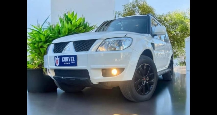 Mitsubishi PAJERO TR4 2.0 4X2 16V 140CV FLEX 4P AUTOMÁTICO