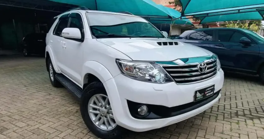 Toyota HILUX 3.0 SRV TOP 4X4 CD 16V TURBO INTERCOOLER DIESEL 4P AUTOMÁTICO