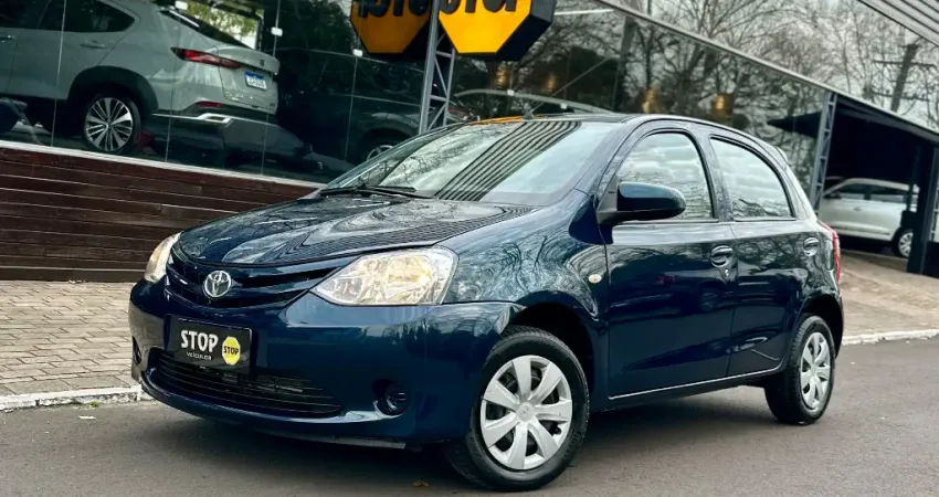 TOYOTA ETIOS HATCH 1.3X 2015 – Economia, conforto e confiabilidade Toyota em um só carro
