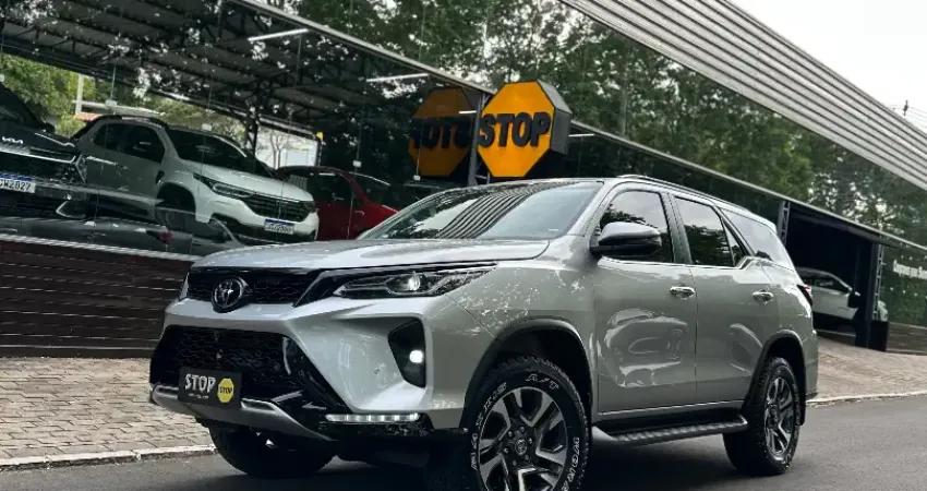 O SUV que entrega luxo, força e presença inconfundível - HILUX SW4 SRX PLATINUM 2024