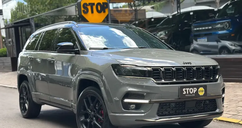 Jeep Commander Blackhawk 2025 - VERSÃO 7 LUGARES 4X4 GASOLINA DE 272CV