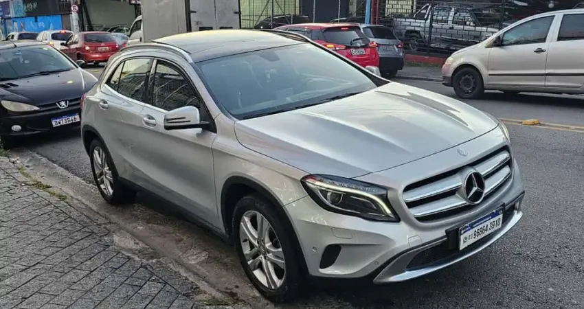 MERCEDES-BENZ GLA 200 200 Vision 1.6/1.6 TB 16V Flex Aut.